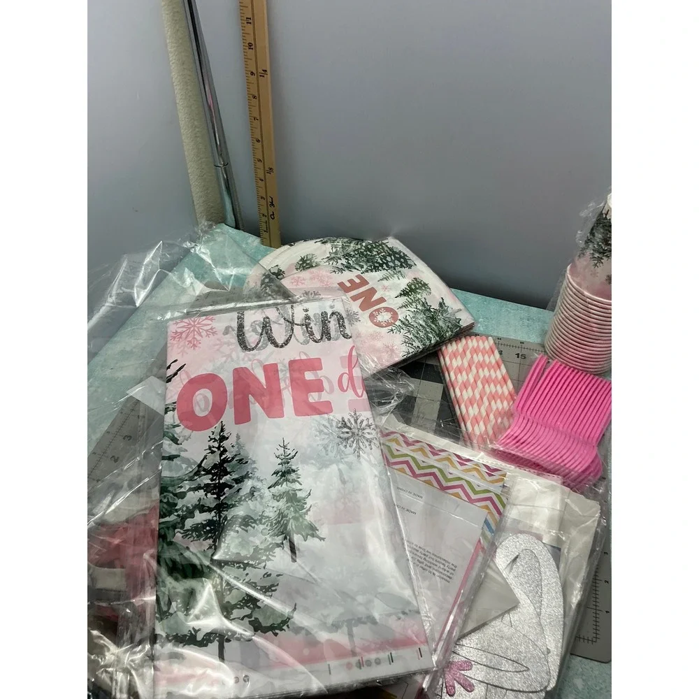 Winter Onederland 1st Birthday Decorations‎ Pink Snowflake Party Supplies Set